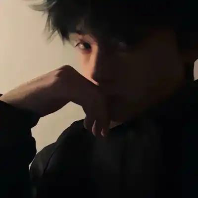 董逸飞